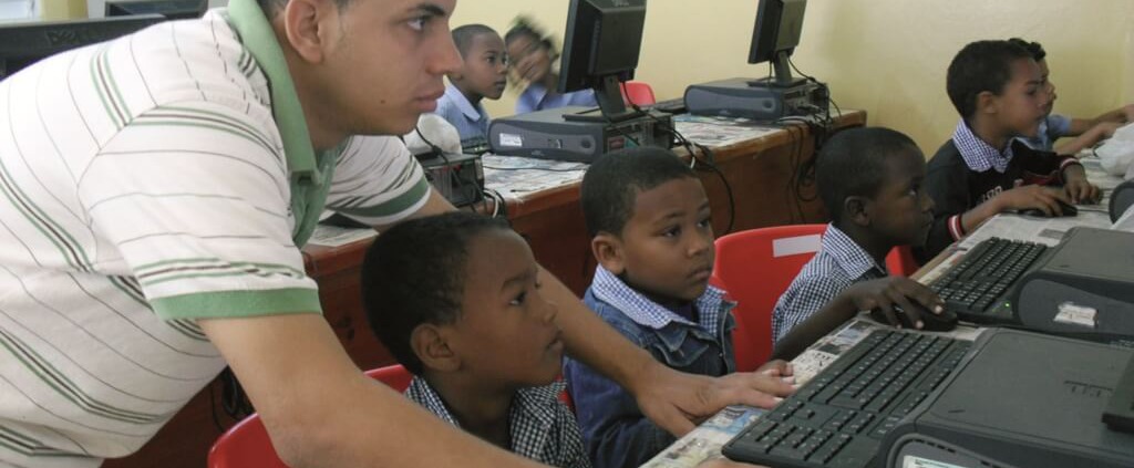 Informática para niños y jóvenes en República Dominicana